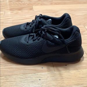 Nike Tanjun size 9.5